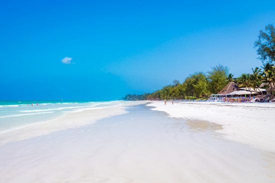 74/ Séjour balnéaire en famille à diani beach : cottages et suites face à l’océan Indien